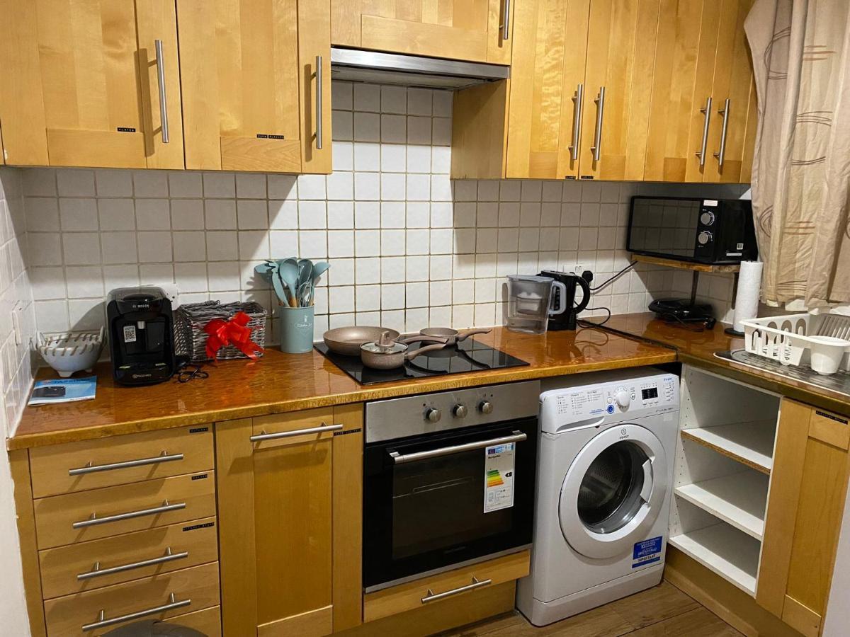 Huge And Affordable 3 Bedroom Flat In Hammersmith For 7 People With Welcome Breakfast London Eksteriør bilde