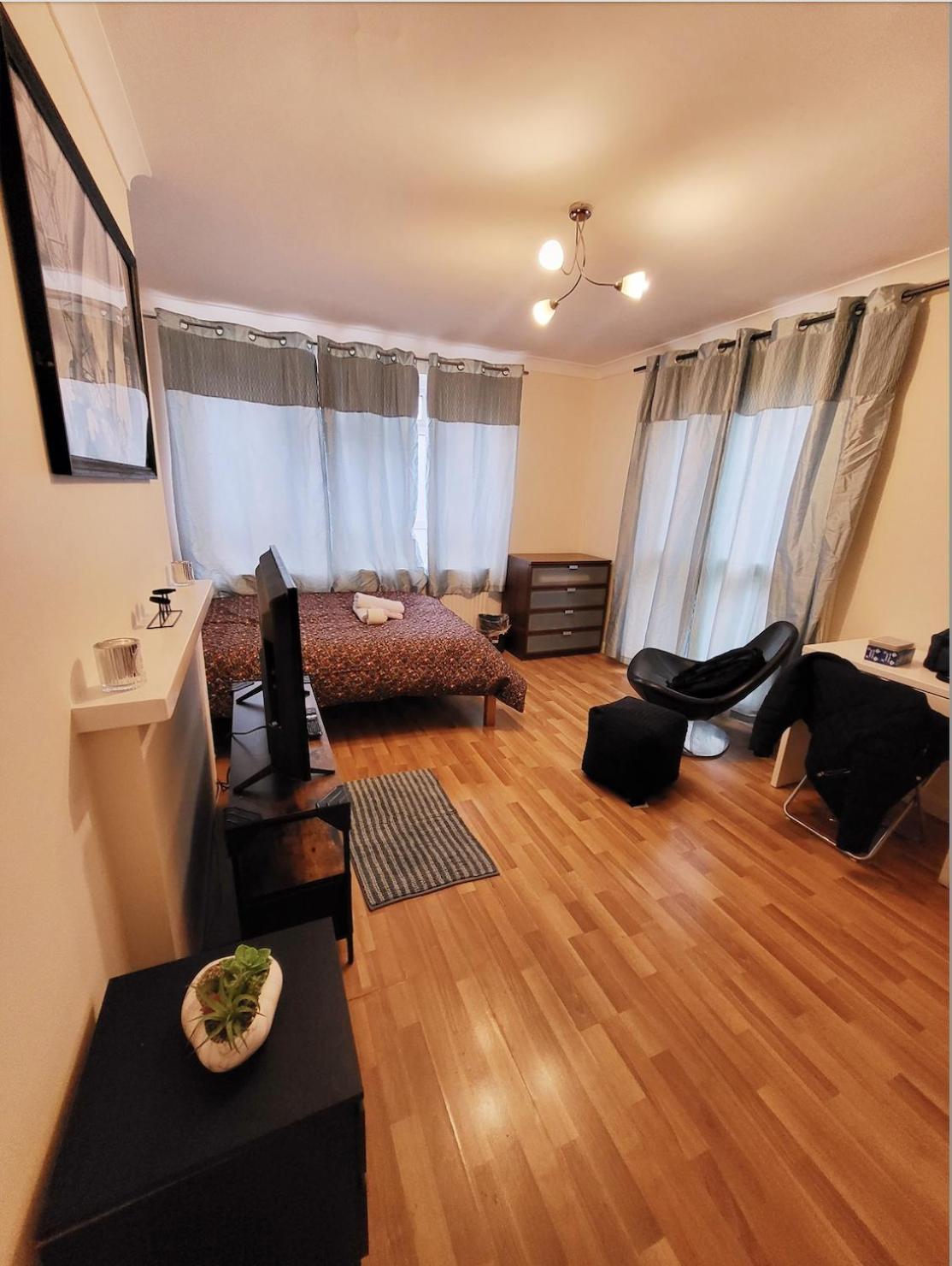 Huge And Affordable 3 Bedroom Flat In Hammersmith For 7 People With Welcome Breakfast London Eksteriør bilde