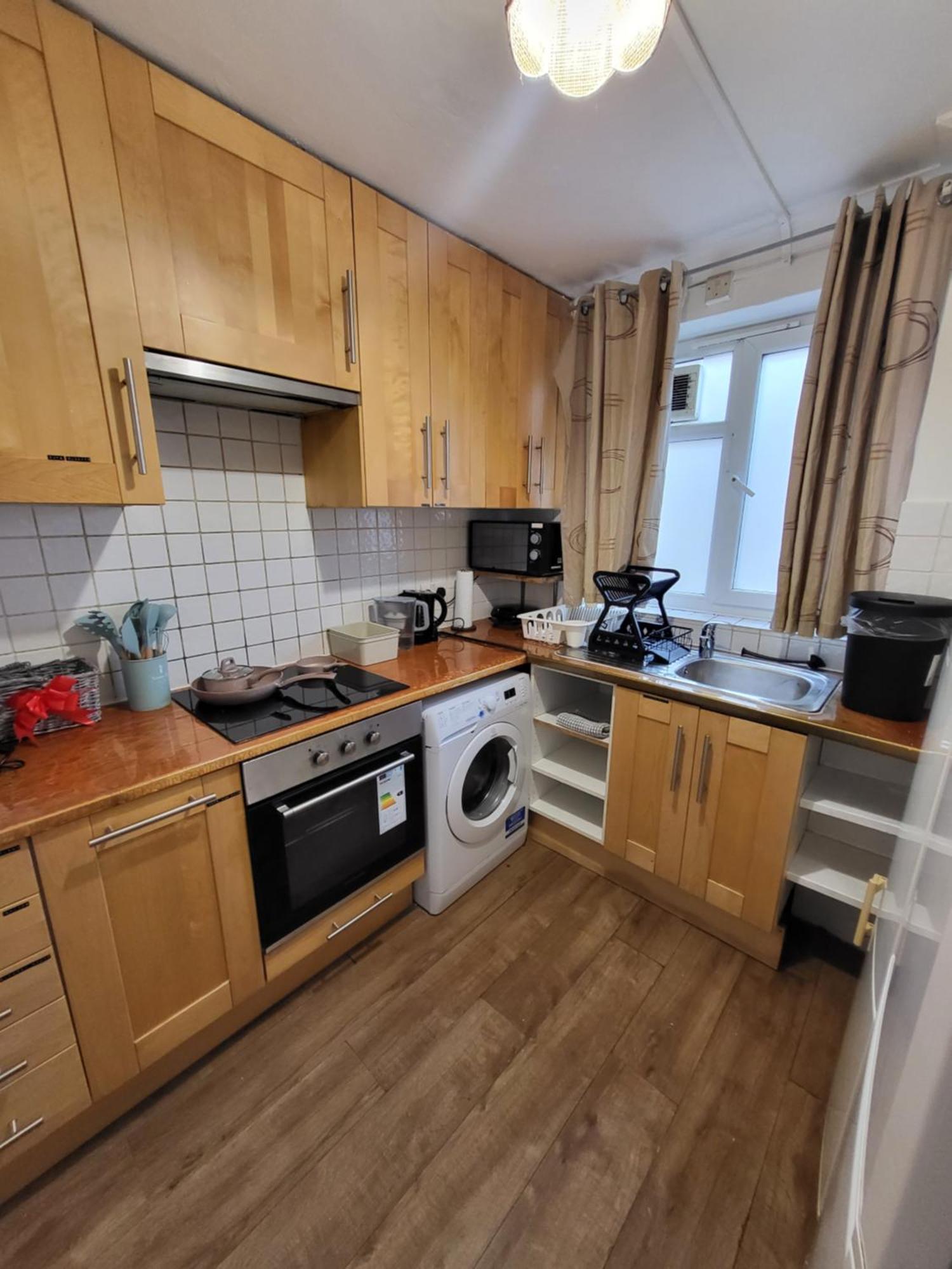 Huge And Affordable 3 Bedroom Flat In Hammersmith For 7 People With Welcome Breakfast London Eksteriør bilde