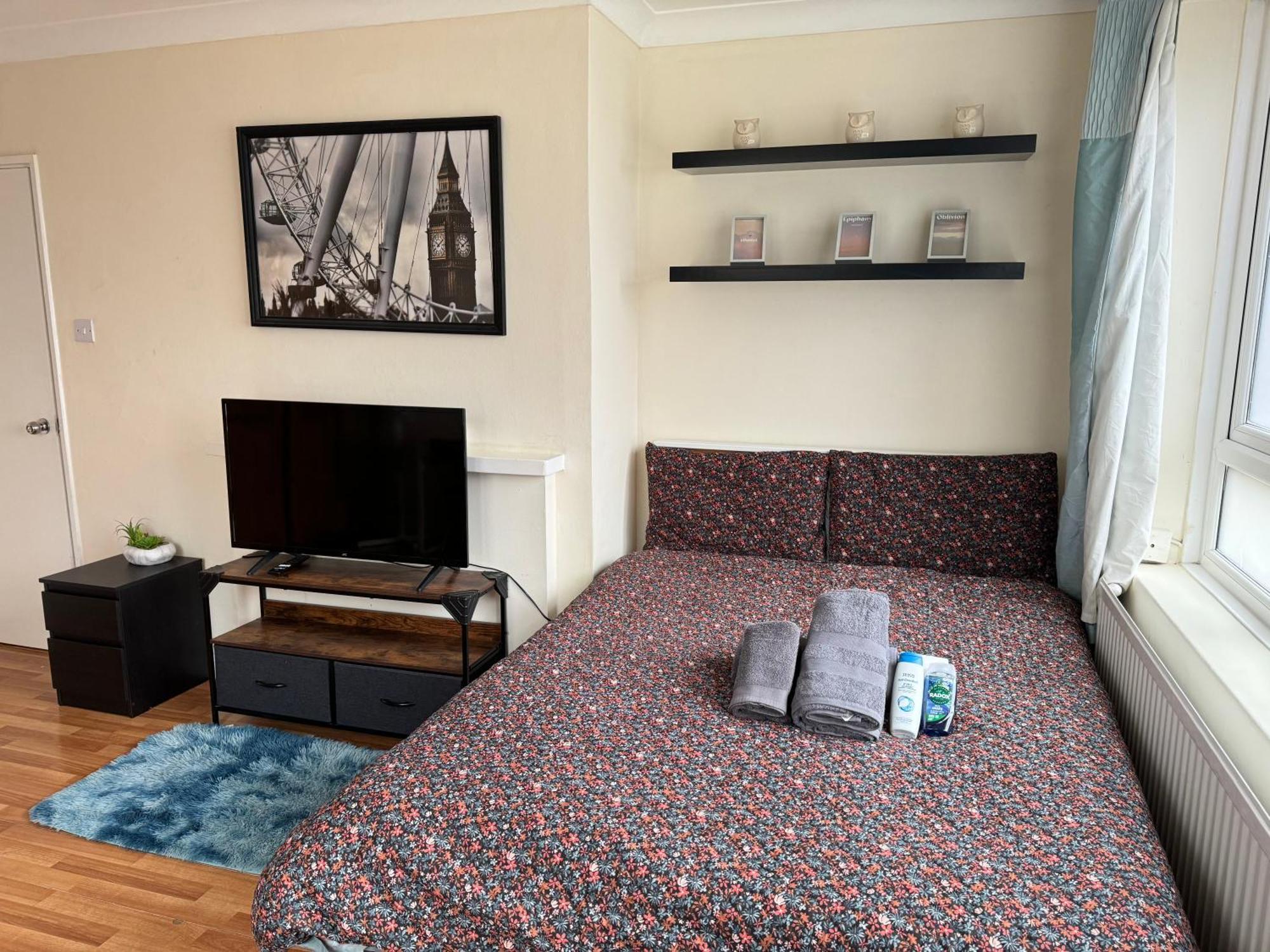Huge And Affordable 3 Bedroom Flat In Hammersmith For 7 People With Welcome Breakfast London Eksteriør bilde